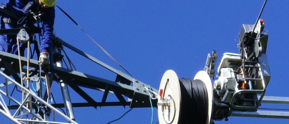 tendido-fibra-optica-enrollada-1500x500-1